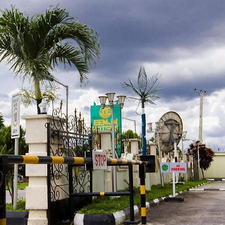 Eemjm Hotels And Suites Limited Uyo Eksteriør bilde